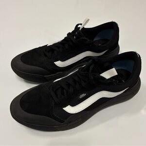 Vans Black and White Ultra Range shoes Men’s size 10